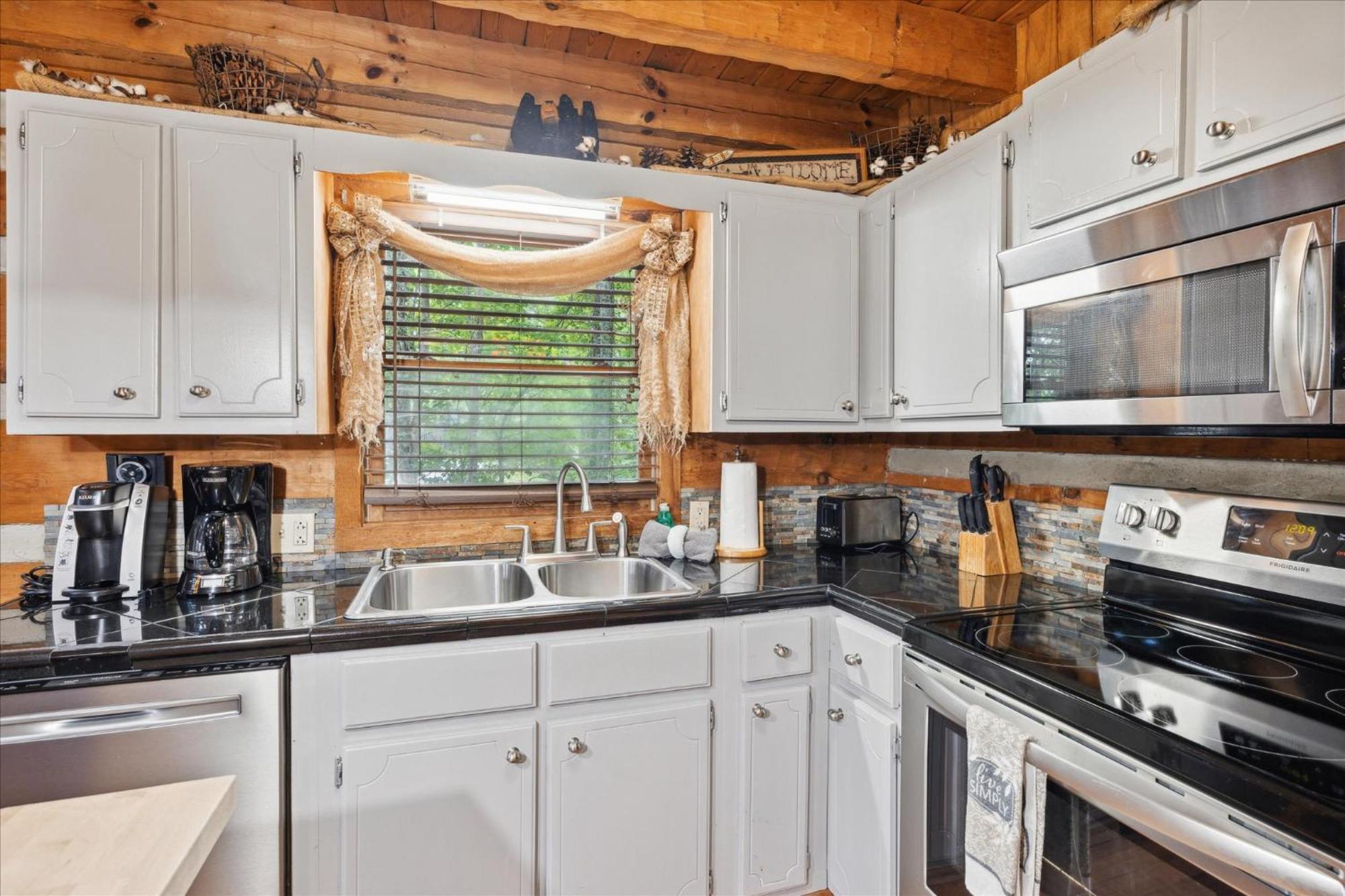 A Charming Cabin, Pool, Firepit, Hot Tub-Jacuzzi Gatlinburg Ngoại thất bức ảnh