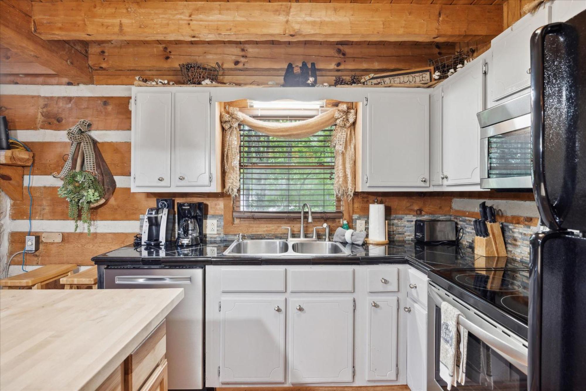 A Charming Cabin, Pool, Firepit, Hot Tub-Jacuzzi Gatlinburg Ngoại thất bức ảnh